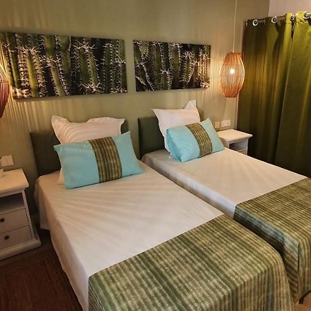 Les Cerisiers - Exclusive Beach Residence - 3 Bedroom Modern Apartment, Flic En Flac Ngoại thất bức ảnh