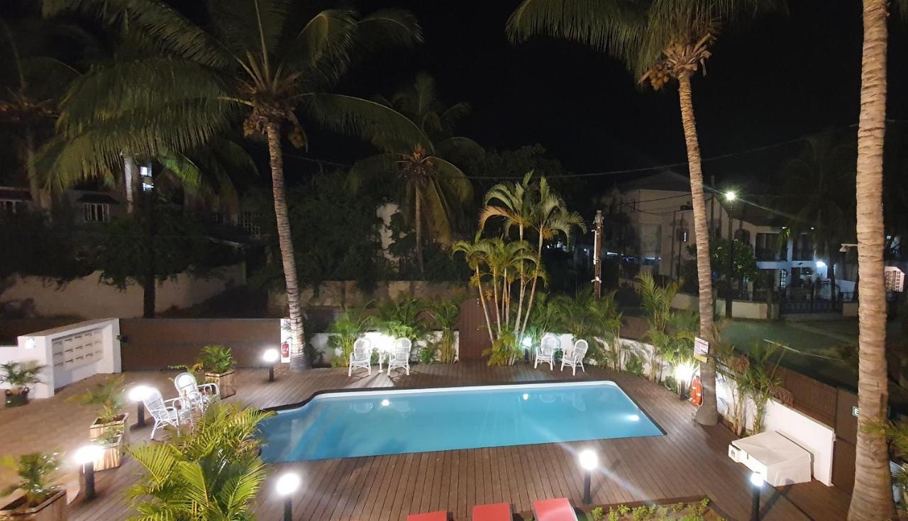 Les Cerisiers - Exclusive Beach Residence - 3 Bedroom Modern Apartment, Flic En Flac Ngoại thất bức ảnh